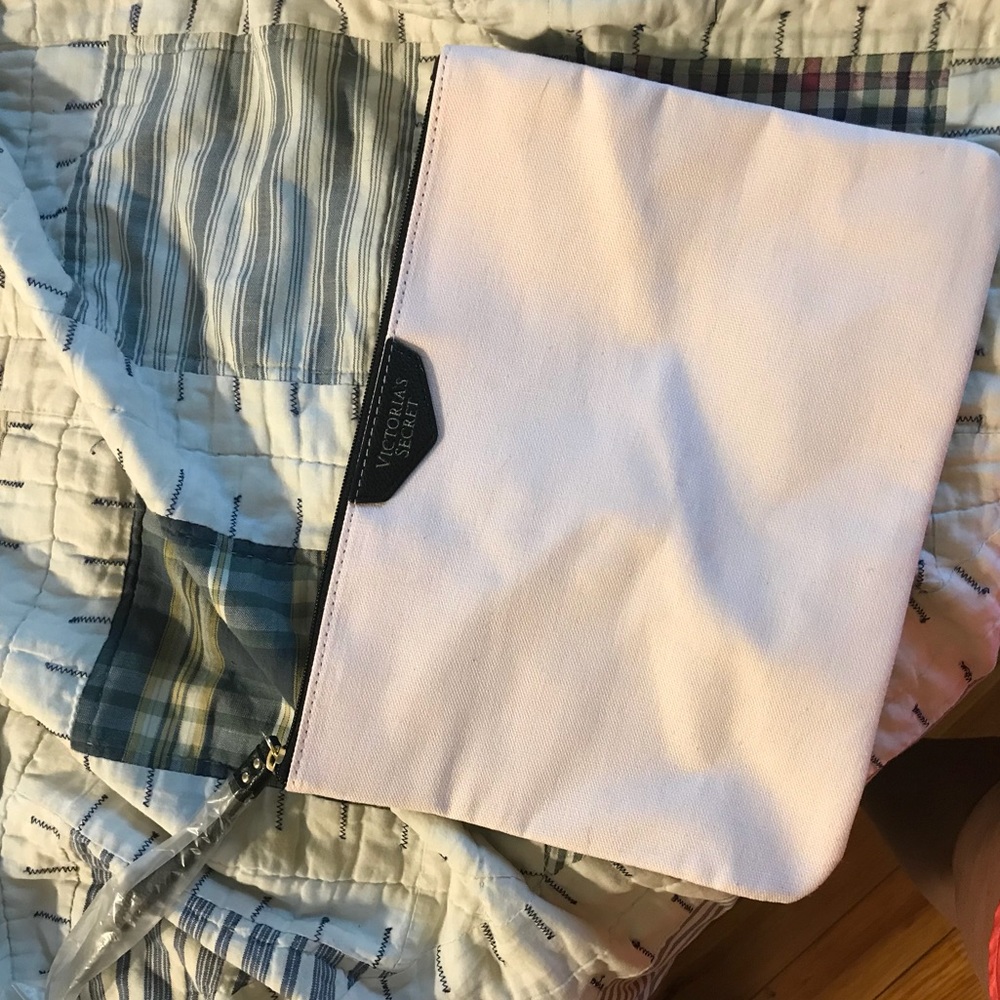 VS Makeup clutch
